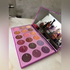 *NEW* MORPHE 18F ‘Talking Dirty to Me’ Artistry Eyeshadow Palette